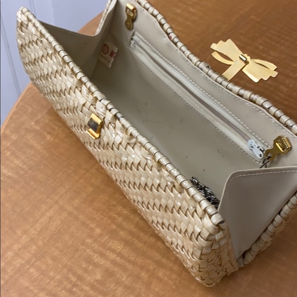 Walborg Handbags - Vintage Women's Woven Beige/Tan Clutch